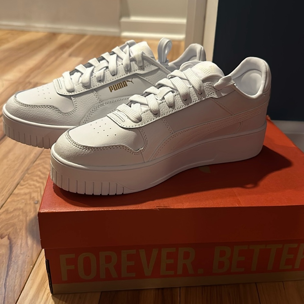 Brand new pumas in box